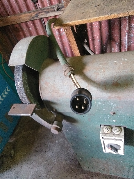 Bench Grinder - 2% + GST Buyers Premium on all Lots