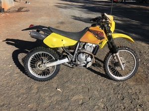 Suzuki DRZ 250.