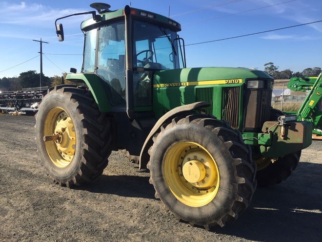 JOHN DEERE 7810 TRACTOR