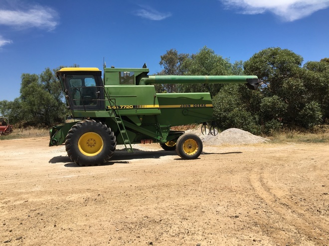 John Deere 7720 