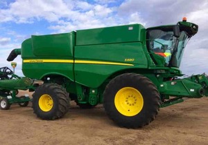 2013 John Deere S680 Combine Harvester