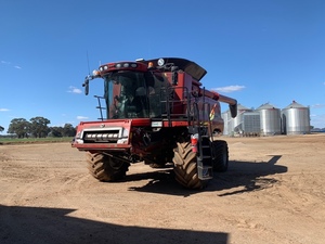 Case IH 8230 Header with Case Front