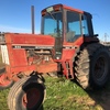 International 886B Tractor