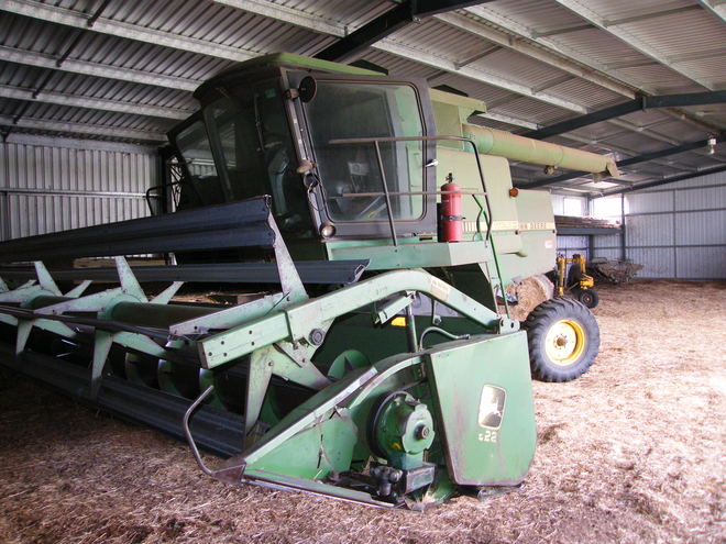 John Deere 7720 Titan 11, with 222 front