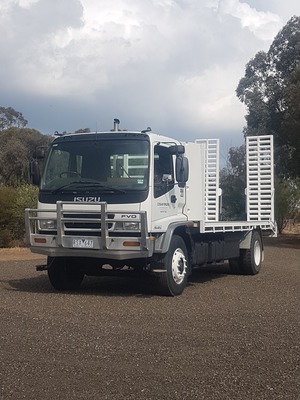 Isuzu 950 FVD long beavertail truck