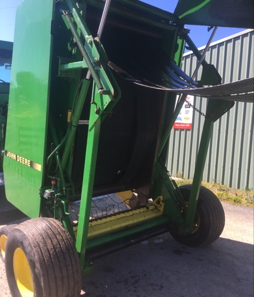 John Deere 435 Round Baler