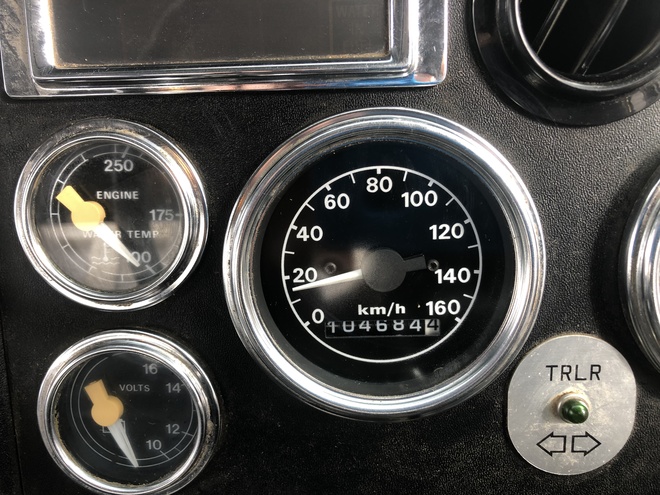 1995 Ford L9000 Tipping Tray Truck