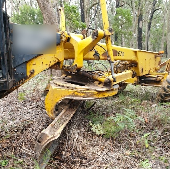 John Deere 670A Grader