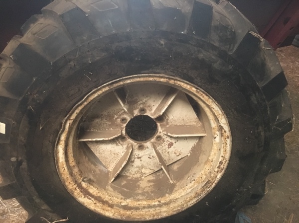 Tractor/implement brand new Tyre