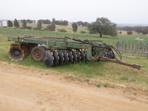 John Shearer 606 36 plate offset disc plough near new discs
