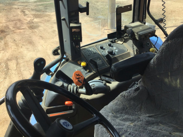 New Holland TM120 Tractor