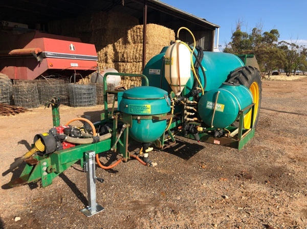 Gold acres boom spray plus 28M trailing boom
