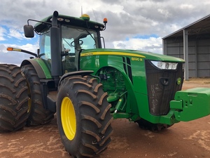 2017 John Deere 8320R Tractor