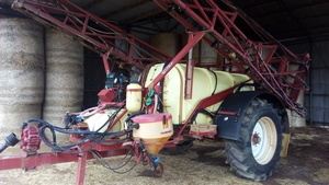 2000 model Hardi 4024 Commander Boomspray