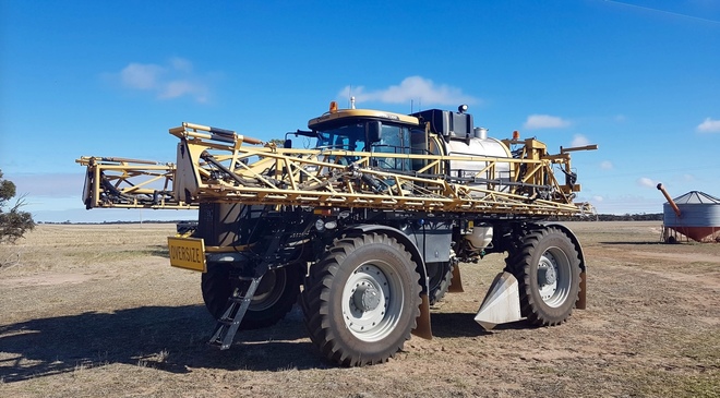 2012 Rogator 1300B Self Propelled Sprayer