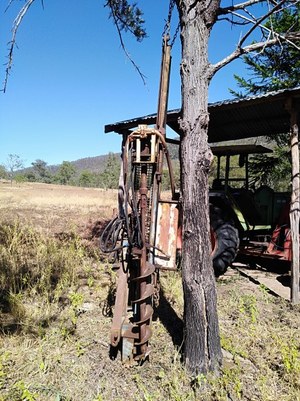 Lyco hydraulic post driver