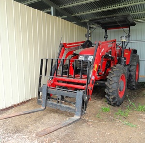 APOLLO 854 TRACTOR COMPLETE WITH ATTACHMENTS