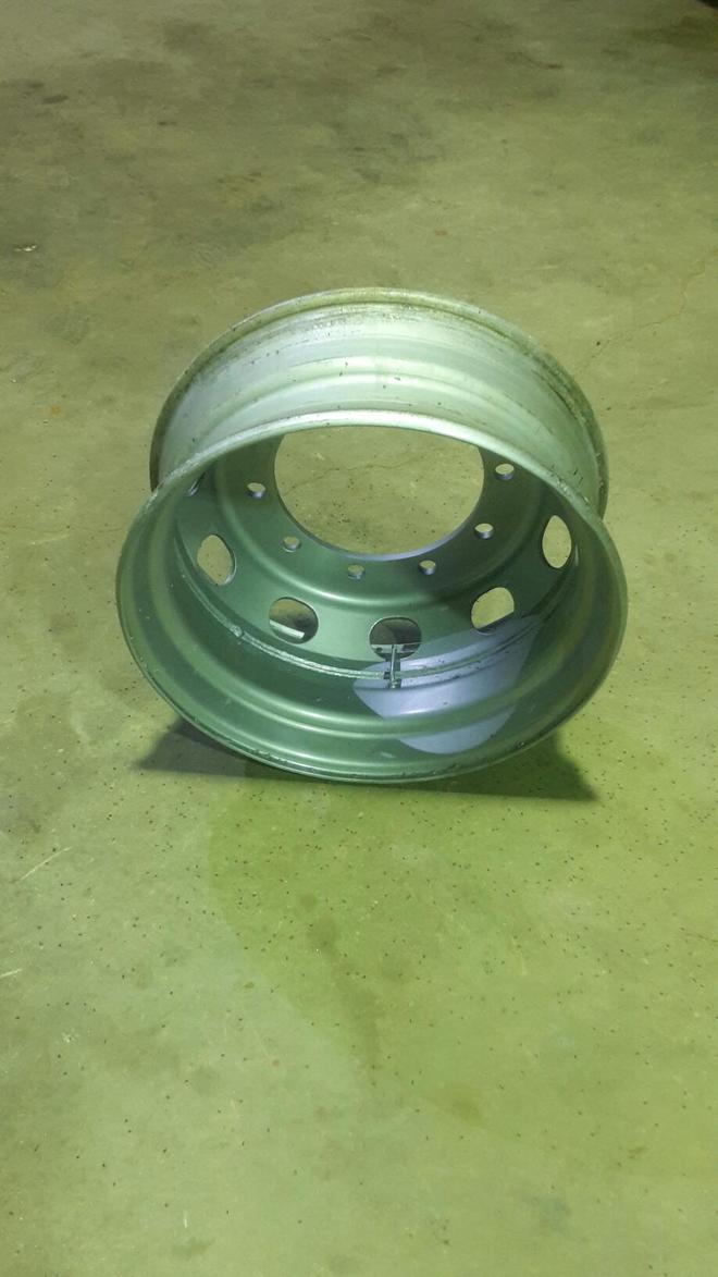 Truck Rim to suit Japanese trucks UD Isuzu Mitsubishi
