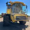 2002 New Holland CX860 Harvester & 25ft Honeybee Front