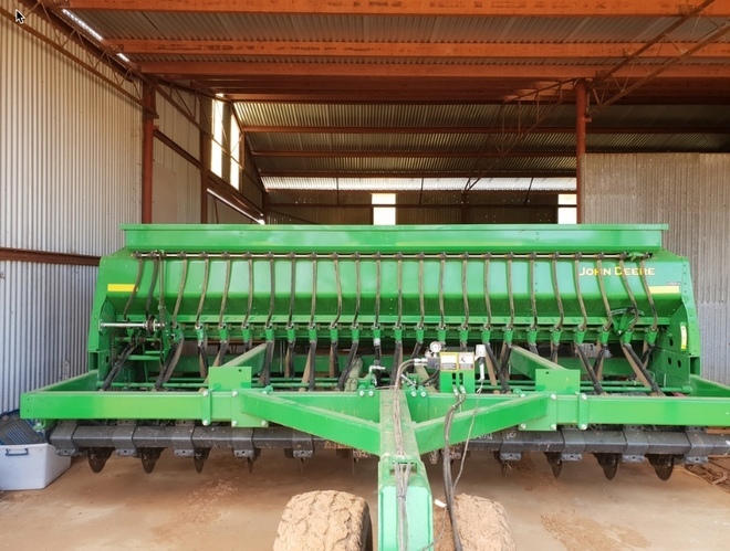 1590 John Deere Disc Drill