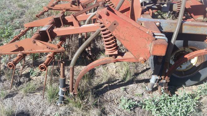40ft Frigstad Chisel Plough with Keech Points