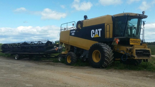 Cat Lexion 480 Header With 36ft 972 MacDon and 14ft phillips pick up