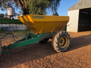 Landaco 4500 Spreader