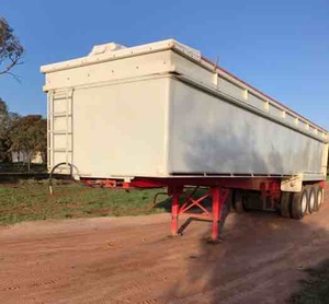 White Weightsaver steel TOA 36’ long 5’3” high Tipper