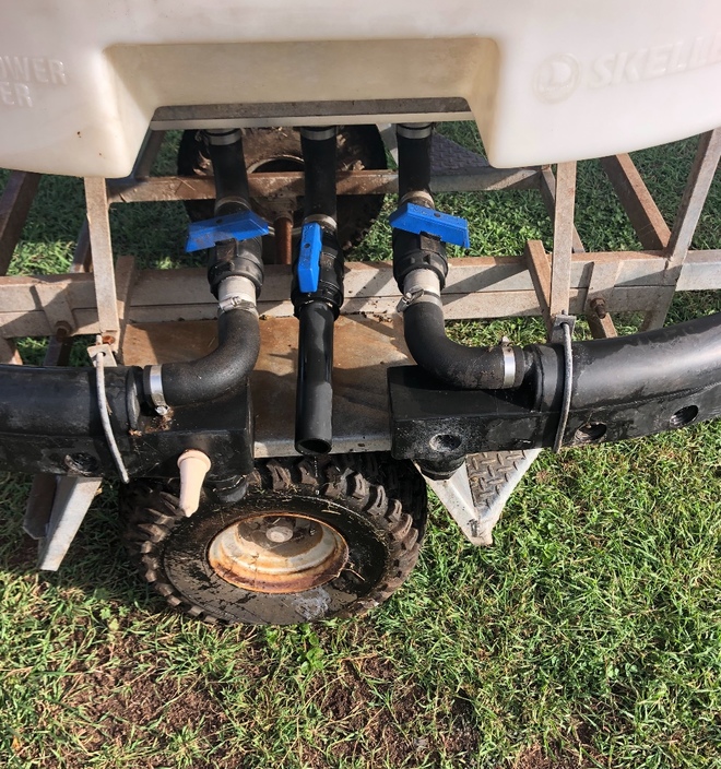 Skellerup 40 Calf Feeder