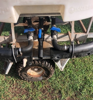 Skellerup 40 Calf Feeder