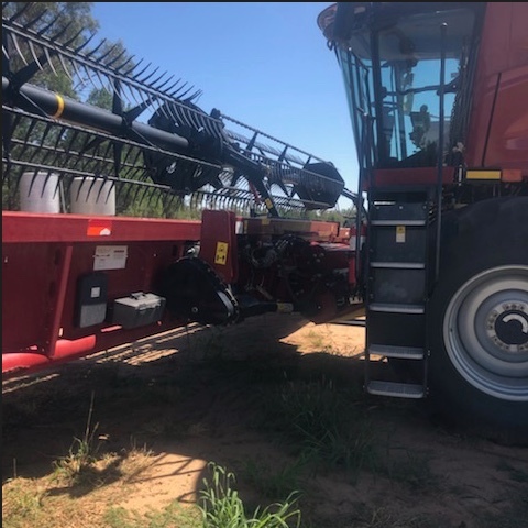 Case 7140 Combine Harvester with 2152 Front