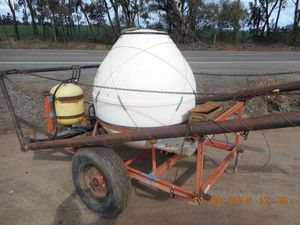  Boomspray Trailing 1000 Litre Albulk 