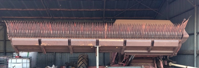 Massey Ferguson 3342 Header