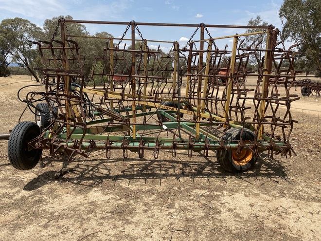 30 FT Hydraulic Folding Harrows