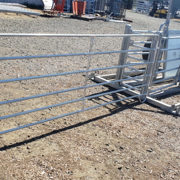 PORTABLE DRAFTING RACE