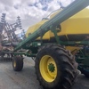 2006 John Deere 1910 2 Bin 13000L Air Cart