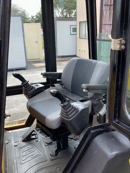 2007, JCB 1CX Skidsteer Backhoe Loader, with 4in1 Front Quickhitch Bucket