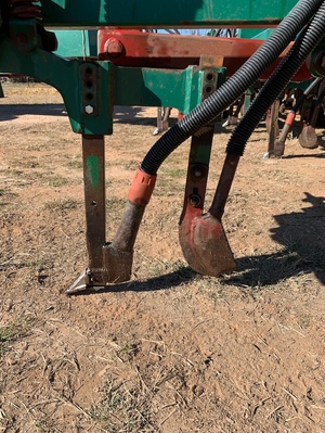 35 Foot Janke Airseeder bar with 6000L Simplicity Triple bin