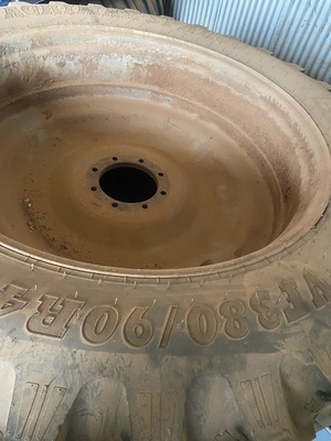 380/90 R46 Tyres and rims to suit Miller Nitro 4000/5000 series