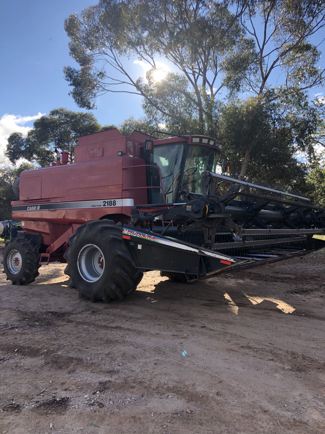 Case 2188 4WD Header (Rice Machine) with 21 ft MacDon 960 D Front  1 Owner. Will seperate