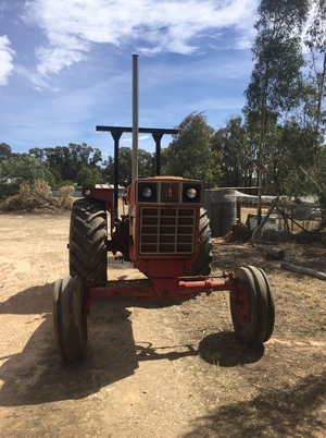 International 766 Tractor