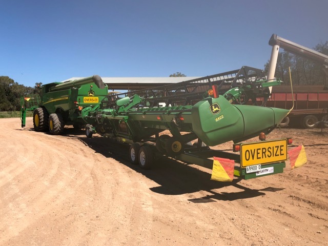 2013 12 Mtr 640 Draper front on 2016 Leith Trailer