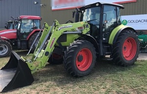 Claas Arion 420 with Stoll FEL