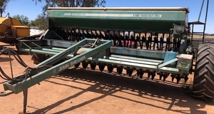 John Shearer 27 run 6 row Twin Disc Combine Seeder