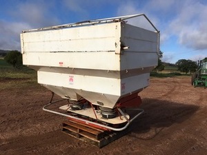 Yomel Spreader - 2% Buyers Premium on all Lots