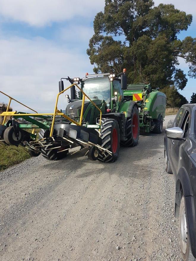 AGRONIC WR 500 Front Mounted Hay Rake