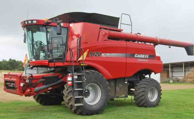 Case IH9120 Header 2011