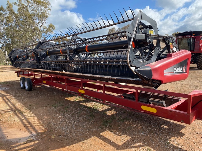 2010 Case 7088 Header with 35ft 2152 front