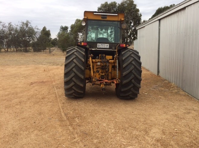 Chamberlain 4080B Tractor