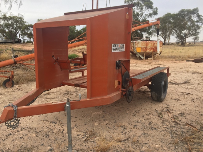 North Star Square Bale Feed Out Cart